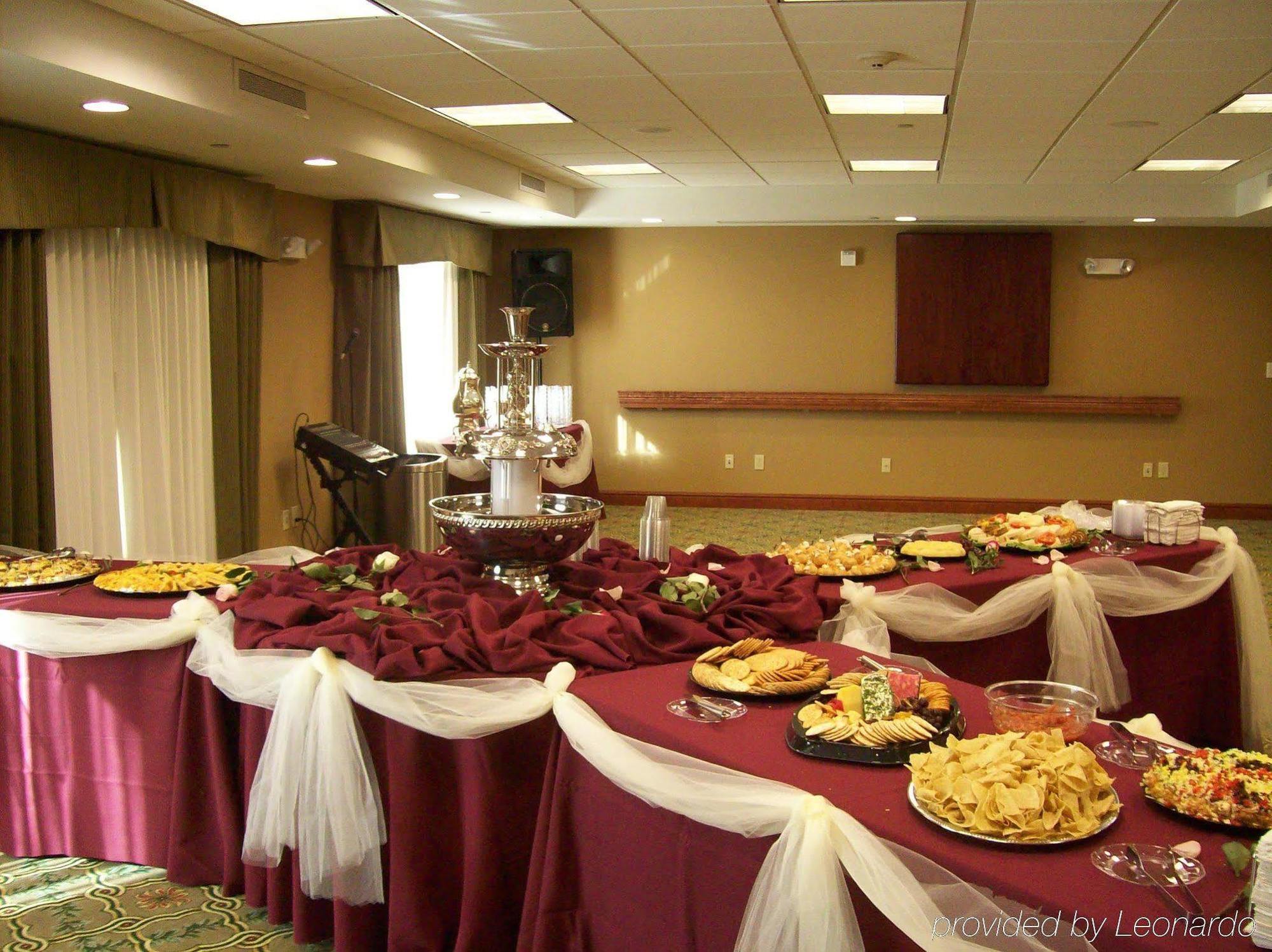 Hampton Inn & Suites Fort Worth-West-I-30 Restaurant photo